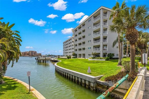 610 ISLAND WAY CONDO