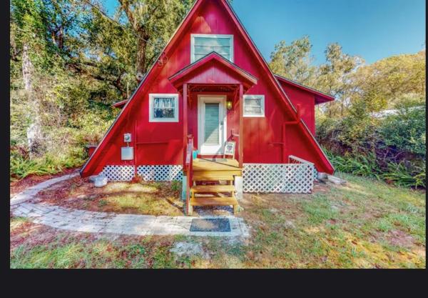 RIVERSIDE RETREATS 01