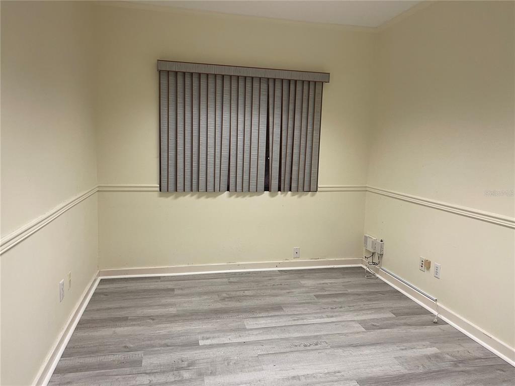 Commercial - фото