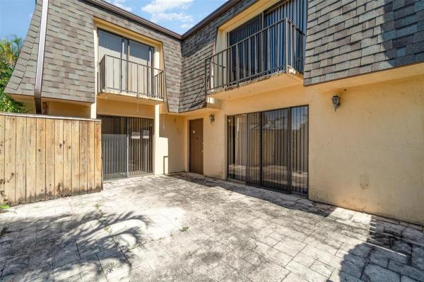 PARKWOODS I TWNHS COMMUNITY