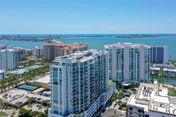 BAYSO SARASOTA CONDOMINIUM