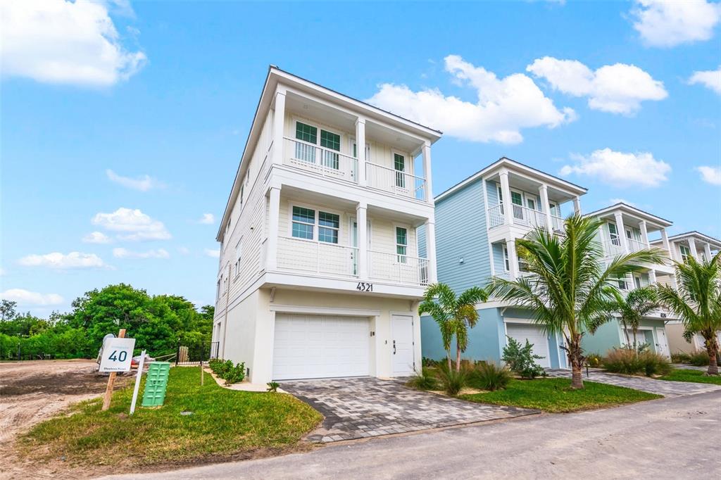 HUNTERS POINT - фото