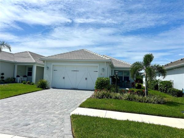 LAKEHOUSE COVE/WATERSIDE PH 5