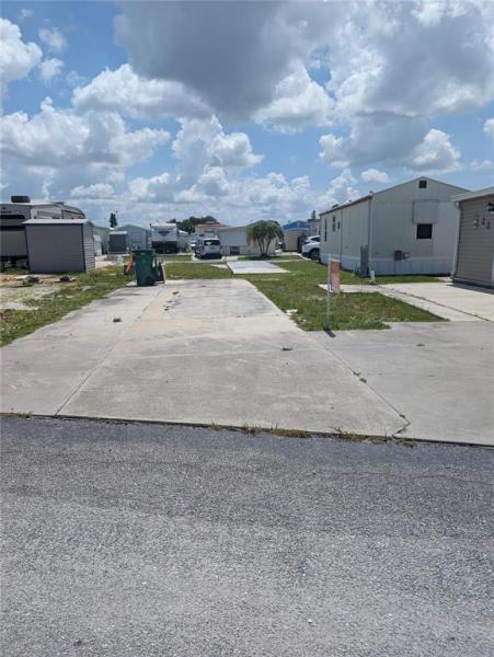 HOLIDAY TRAVEL PARK ENGLEWOOD