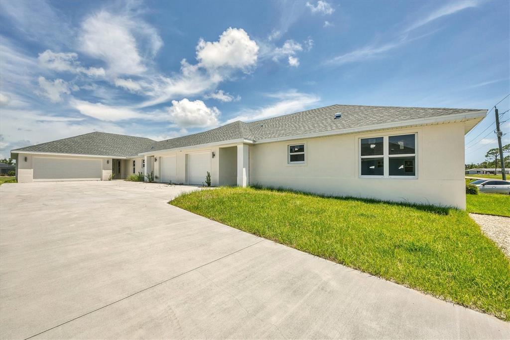 ROTONDA WEST PEBBLE BEACH - фото