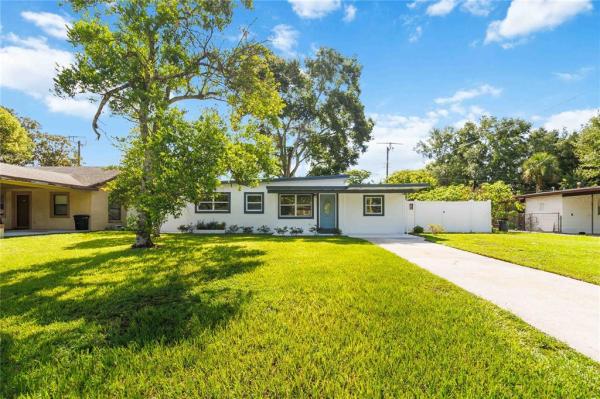 COUNTRY CLUN MANOR UNIT 1