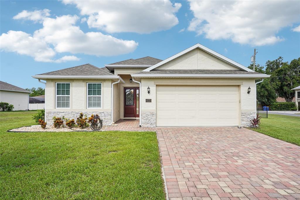 HOWEY PALM GARDENS - фото