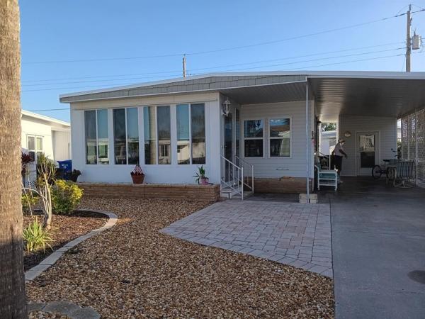 COUNTRY CLUB ESTATES