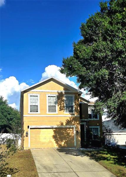 FAIRWAYS AT MT PLYMOUTH PH 04