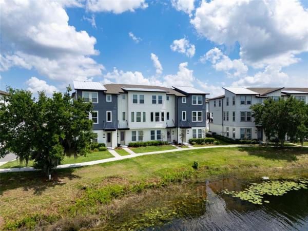 LAUREATE PARK NBRHD CENTER PH 3