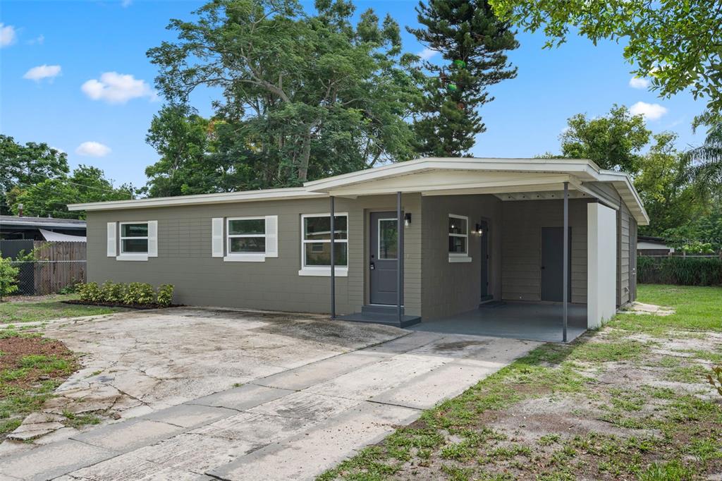 PEACH LAKE MANOR - фото