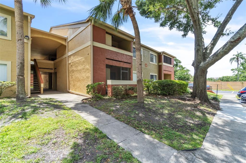 OXFORD SQUARE CONDO - фото