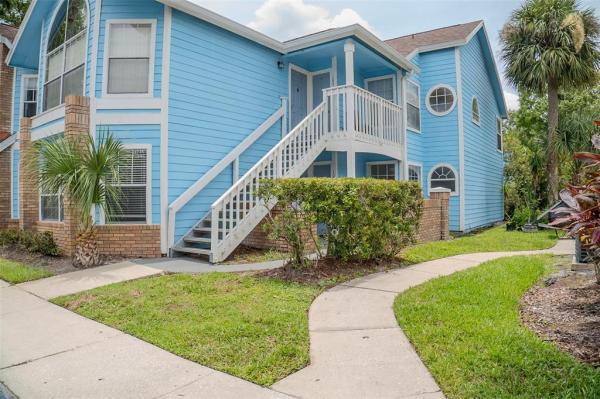 VILLAS AT SOMERSET THE