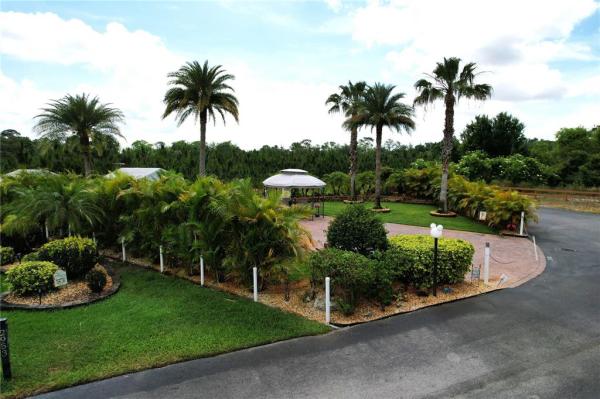 DEER CREEK GOLF & TENNIS RV RESORT PH 03