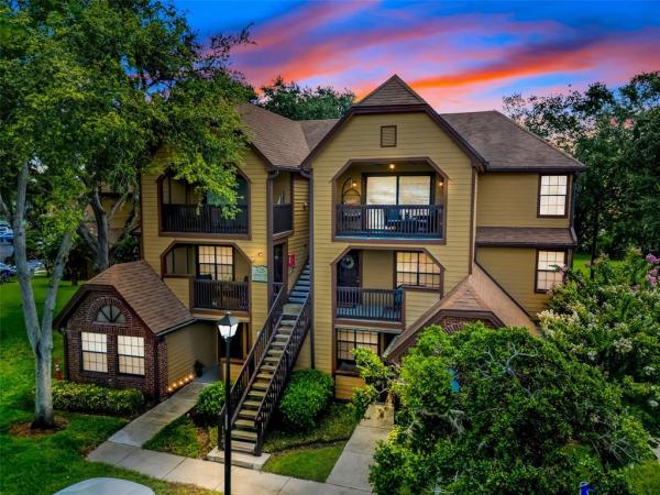 LAKEWOOD PARK A CONDO