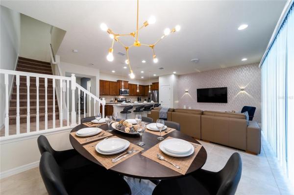 WINDSOR AT WESTSIDE PH 3