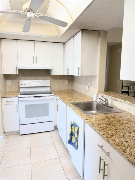 VILLAGES ORIOLE ABBEY CONDO