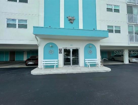 IMPERIAL POINT CONDO - фото