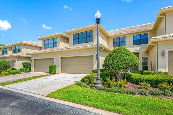 TARPON RIDGE TOWNHOMES