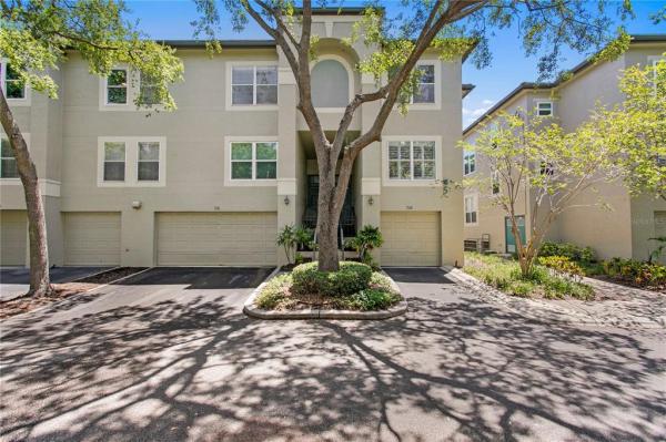 ISLAND PLACE A CONDO