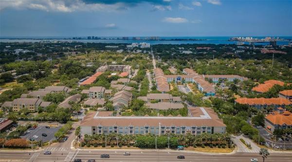 RESIDENCE AT RENAISSANCE