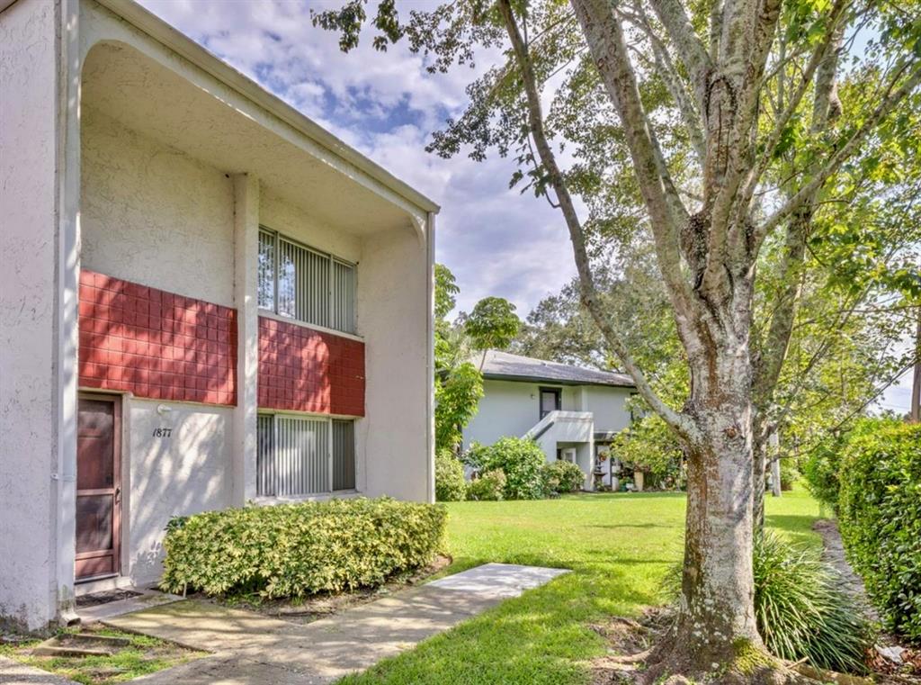 EASTWOOD PINES TOWNEHOMES - фото