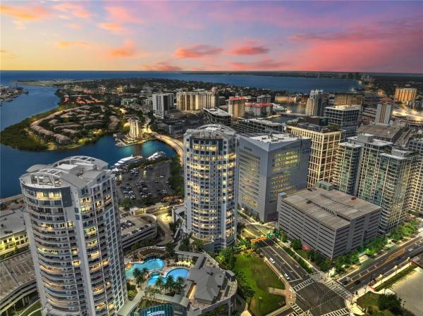 TOWERS OF CHANNELSIDE