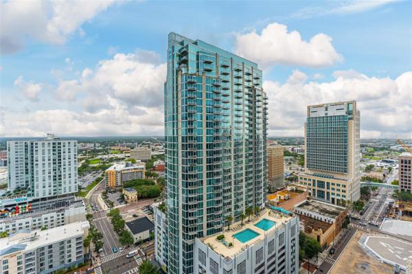 9D7 | SKYPOINT A CONDOMINIUM