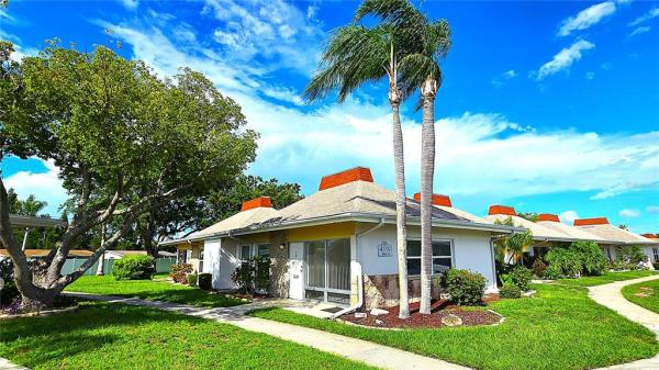 TAHITIAN GARDENS CONDO