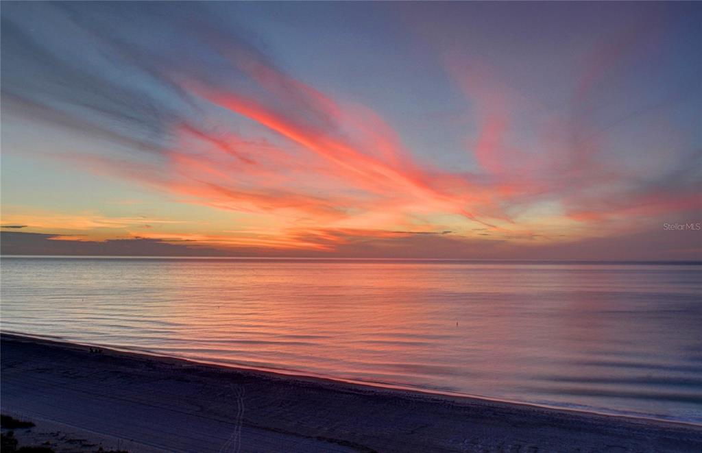 ULTIMAR TWO CONDO - фото