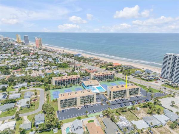 VANTAGE POINTE POOL & RACQUET CLUB CONDO