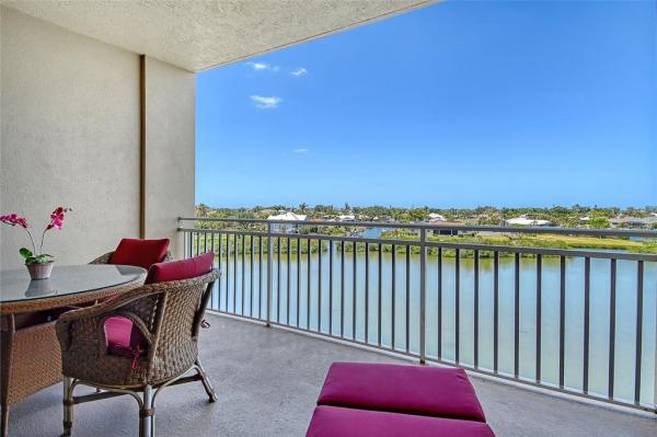 BLACKBURN HARBOR RESIDENCES