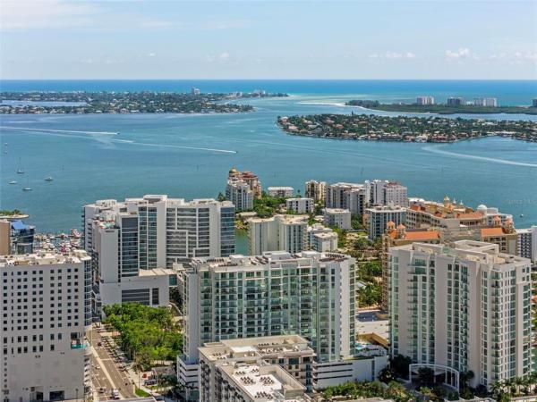 BAYSO SARASOTA CONDOMINIUM