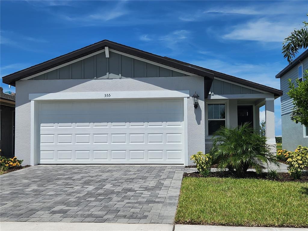 Single Family - фото