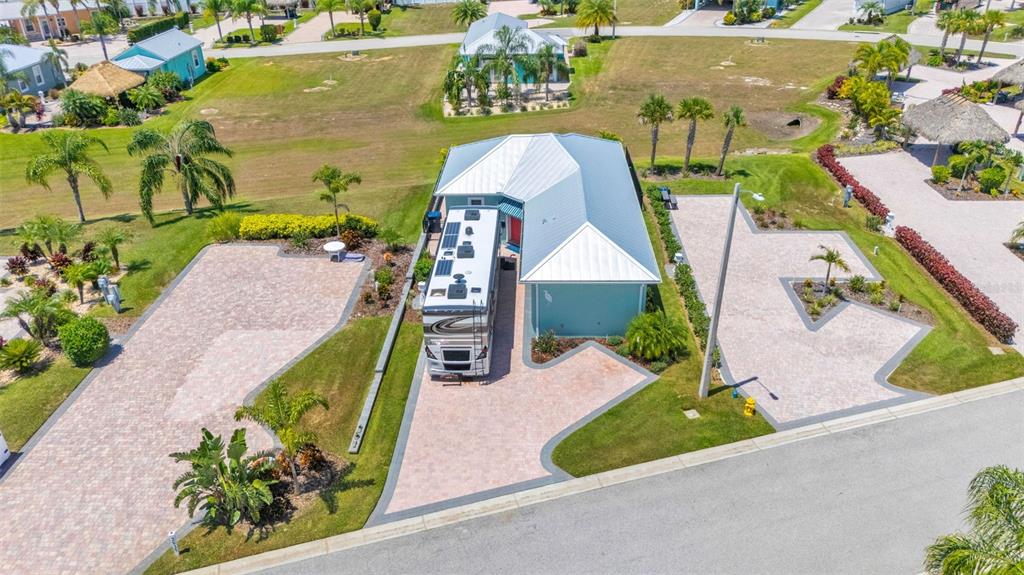 BAY LAKE RESIDENCE - фото