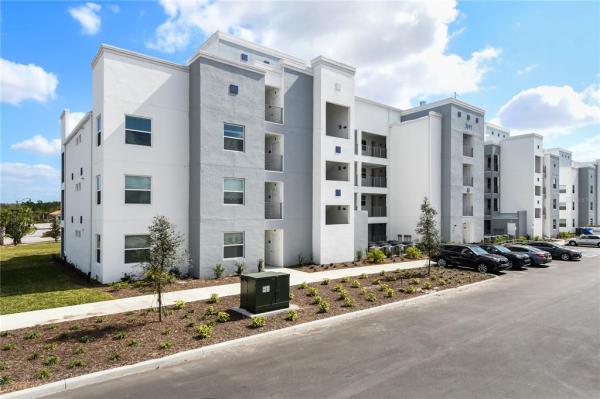 THE TERRACES AT STOREY LAKE CONDO 3 PH 12