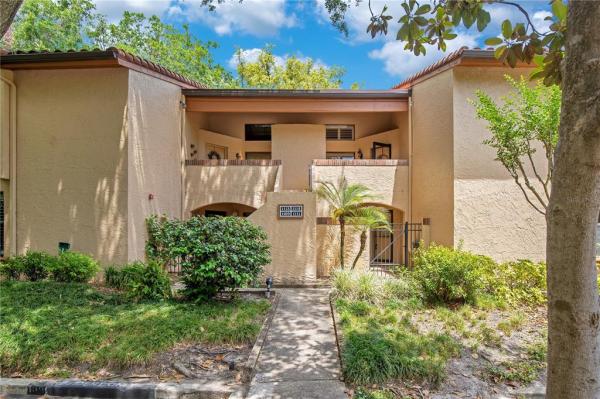 LAKE PINELOCH VILLAGE CONDO 03