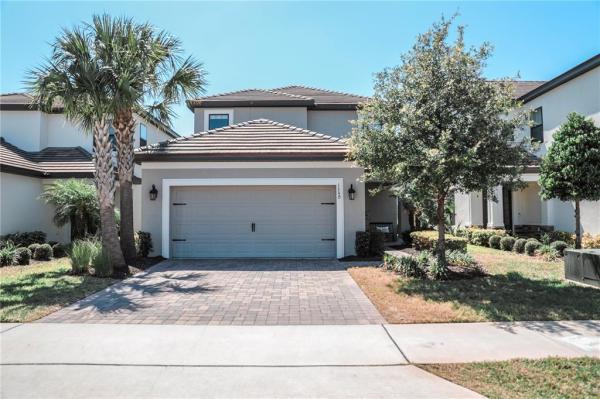 LANDINGS AT HAWKS CREST