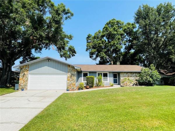 LAKE PADGETT ESTATES