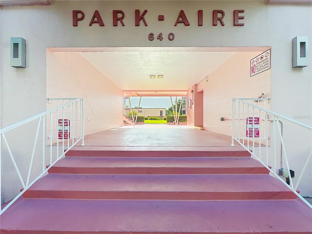 PARK AIRE CONDO - фото