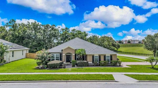 TRADITIONS AT WEKIVA