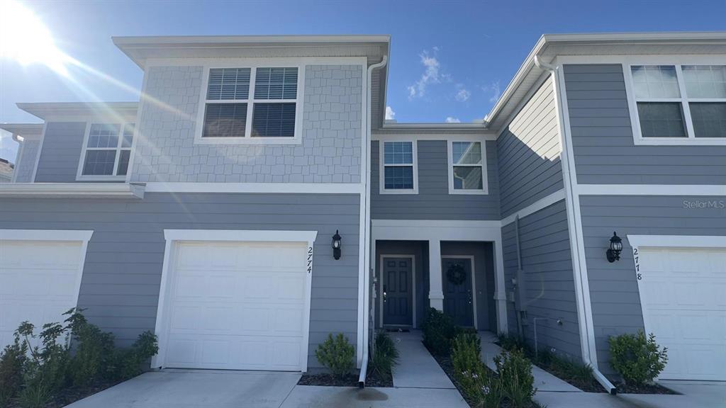 GRAYSON SQUARE - фото