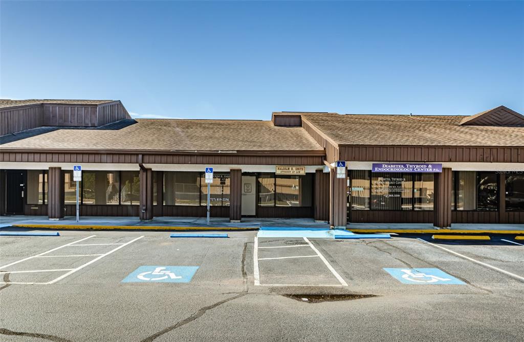 WINDSOR WOODS PROF CENTER 01 - фото