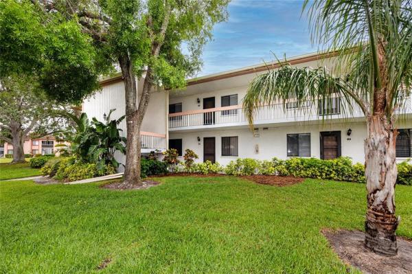 EAST LAKE WOODLANDS CONDO