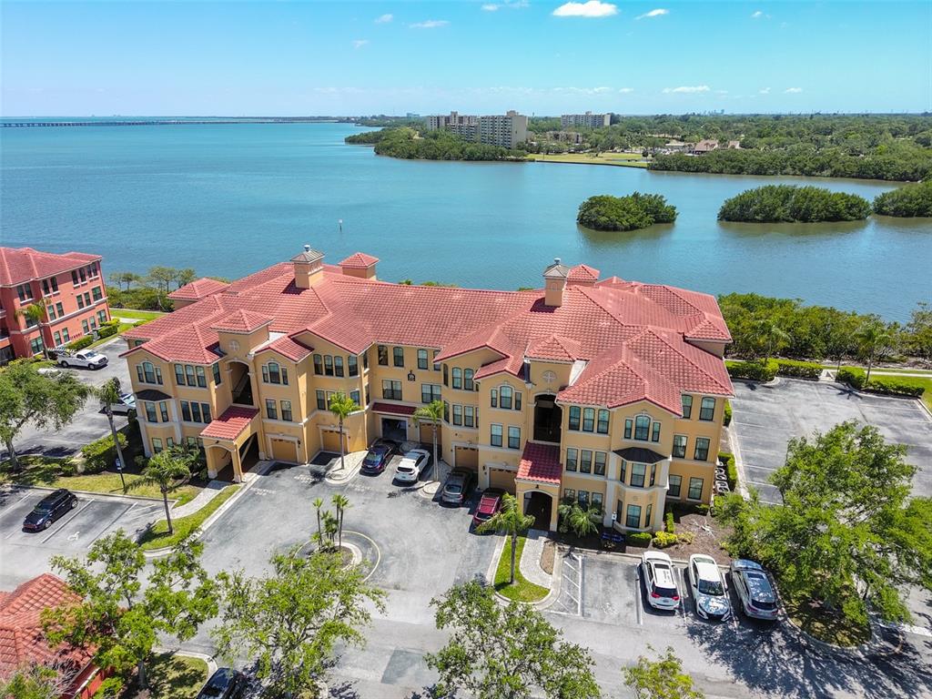 GRAND VENEZIA AT BAYWATCH CONDO - фото