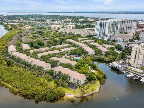 ISLAND PLACE A CONDO