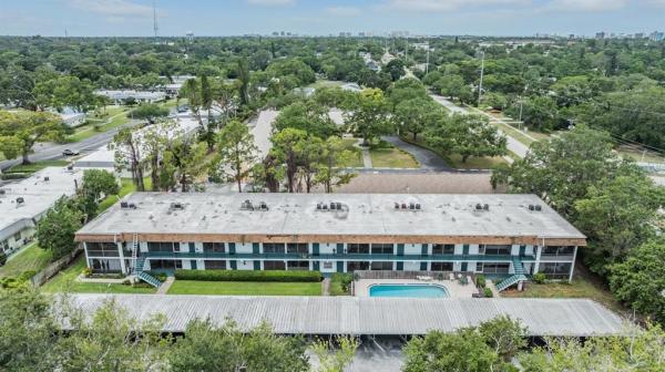 CARRIAGE VIEW AT CLEARWATER CONDO
