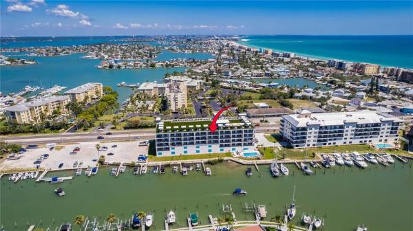 RESIDENCES AT TOWN CENTER CONDO