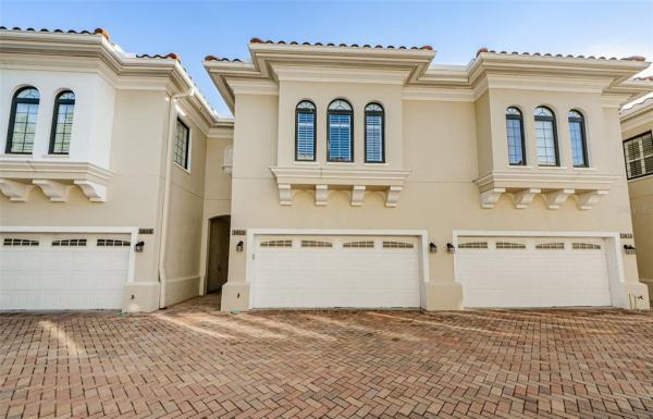 VILLAS DEL SOL TOWNHOMES