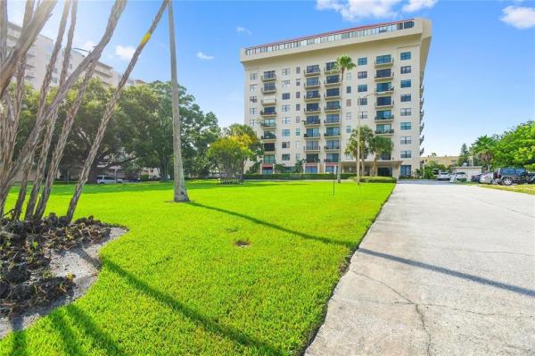 BAYSHORE ROYAL CONDO